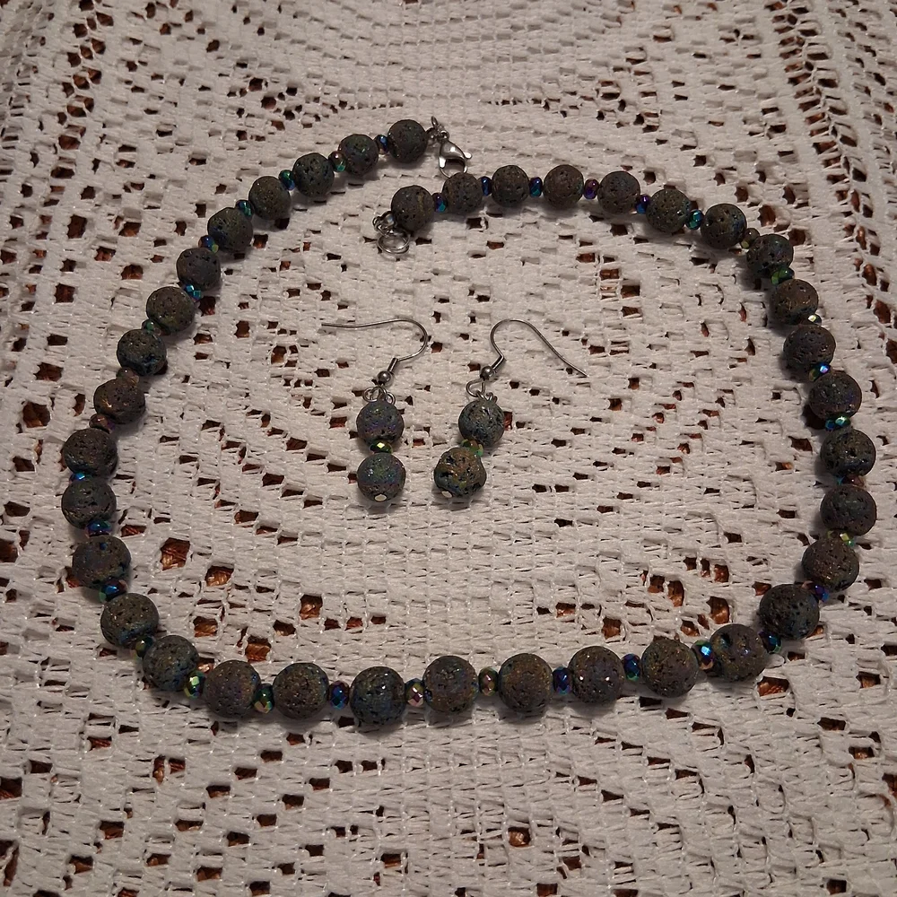 Elegant Multicolor Beaded Necklace and Earring Set